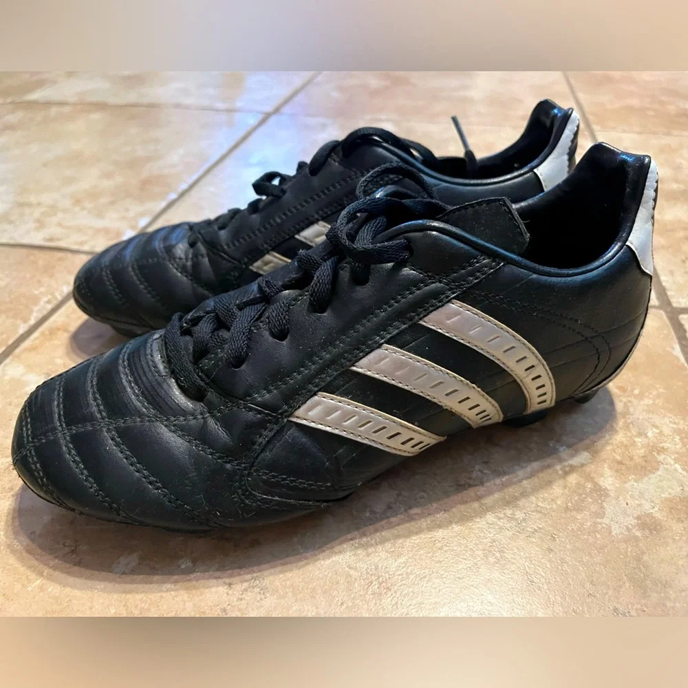 Adidas TraXion Soccer Cleats Firm  Ground Black Gray Retro 2005 Big Boy 5.5